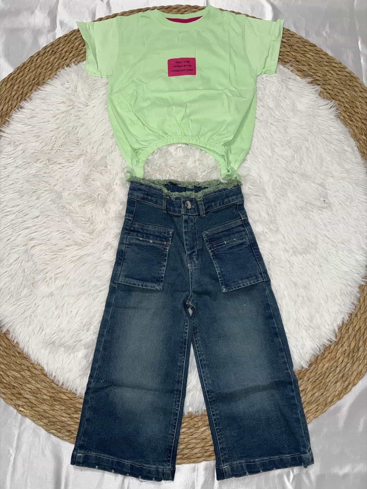 Green Wide-Leg Jeans Set – Girl (Side Bows)