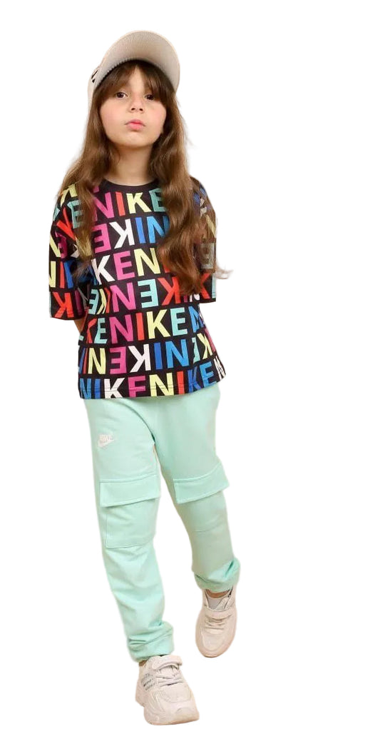 Nike Girls’ Casual Outfit – Multicolor Logo T-Shirt & Mint Cargo Joggers