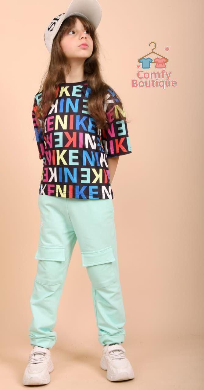 Nike Girls’ Casual Outfit – Multicolor Logo T-Shirt & Mint Cargo Joggers