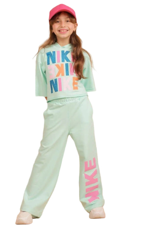 Nike Girls’ Mint Green Hoodie Set – Colorful Logo Top & Wide-Leg Pants