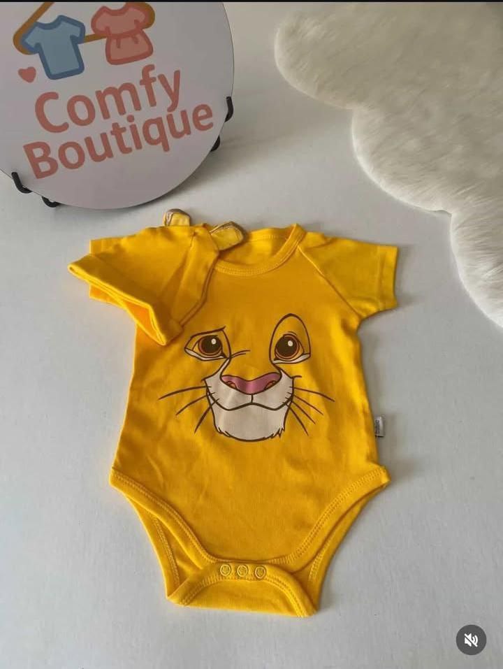 Baby Lion Cub Bodysuit with Matching Hat – Cute Newborn Cotton Set 🦁💛