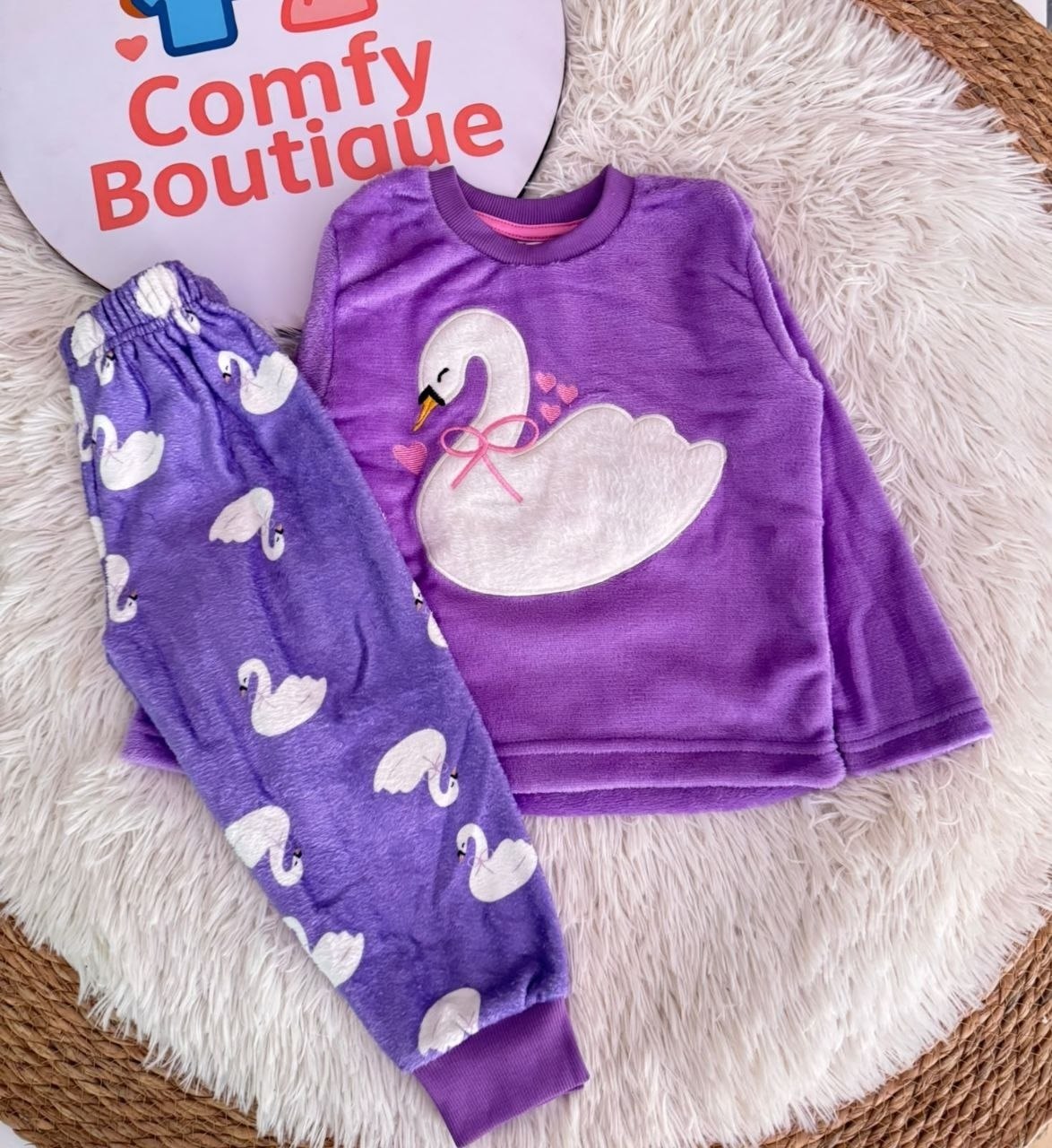 Girls’ Swan Print Pajama Set with Matching Slippers : NT1-003G
