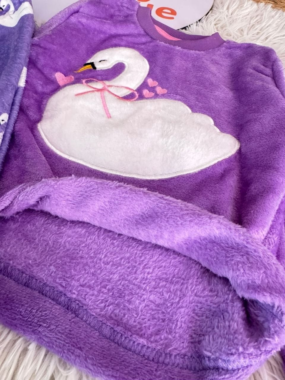 Girls’ Swan Print Pajama Set with Matching Slippers : NT1-003G