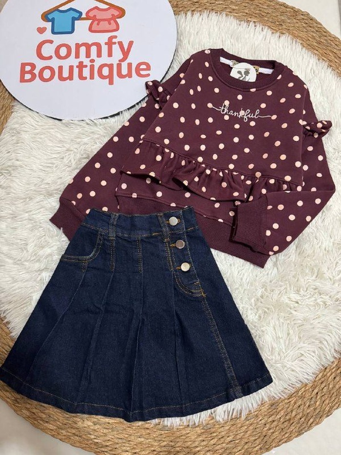 Mia with Mar7 collection