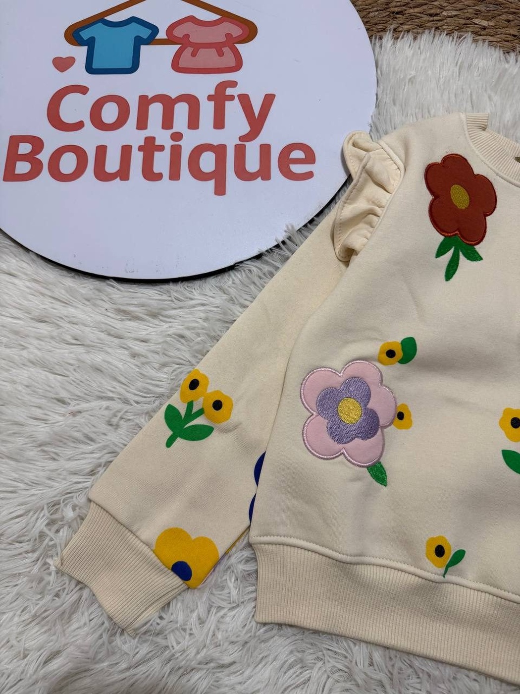 Mia with Mar7 collection