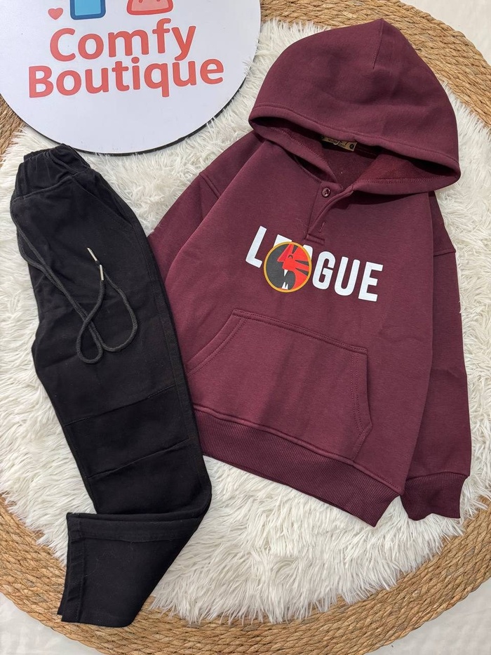 Mia with Mar7 collection